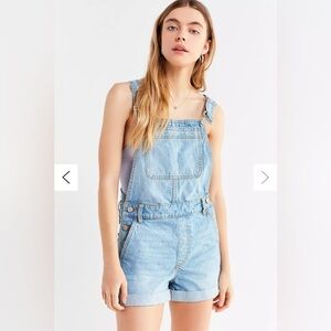 ✨✨✨ 2/$10 CLEAROUT SALE - bundle any 2 items with ✨ ✨ in my closet for $10✨✨